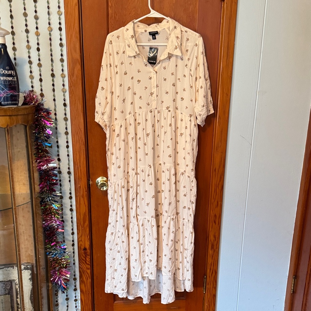 Torrid Cream Floral Midi Dress
